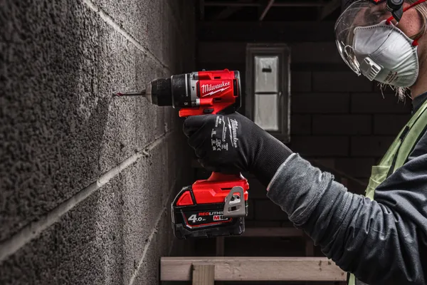 Набір з двох інструментів безщіткових акумуляторних M18 BLCPP2A-402C (M18 BLPDRC, M18 BLIDRC) (+2 акумулятори, зарядний пристрій заказать