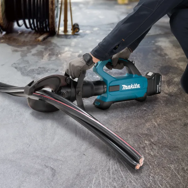 Аккумуляторный кабелерез LXT Makita DTC104ZK (2 АКБх5 Ач + ЗП) купить в Украине