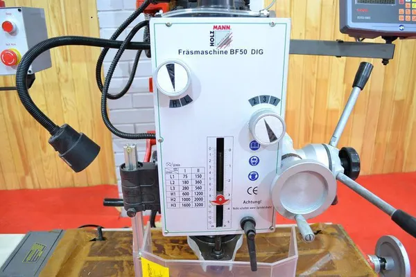 Фрезерный станок Holzmann BF50DIG_400V купить онлайн