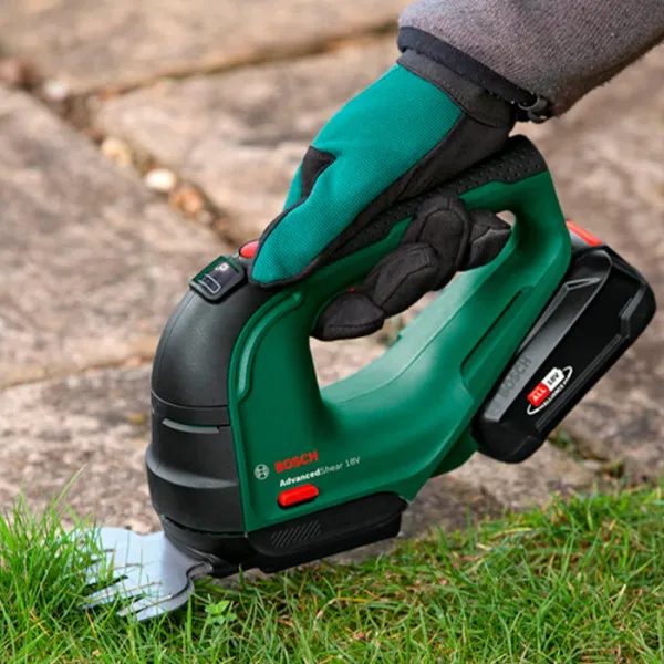 Ножиці для трави акумуляторні Bosch AdvancedShear 18V-10 + насадка кущоріз 10/20см крок різу 8мм 1xPBA 2.0Ah 2.45кг замовити