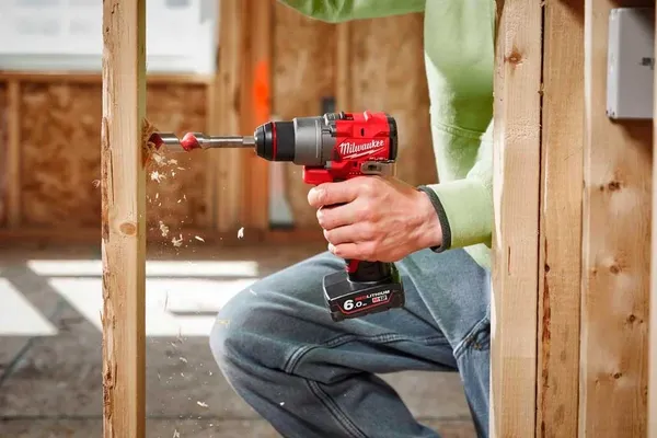 Шуруповерт-дрель аккумуляторная Milwaukee M12 FDD2-0 12В 45Нм 450·1550об·мин 1.1кг без АКБ и ЗП цена в Украине