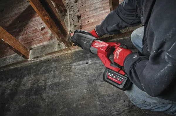 Пила шабельна акумуляторна MILWAUKEE, M18 FSX-0C (кейс)