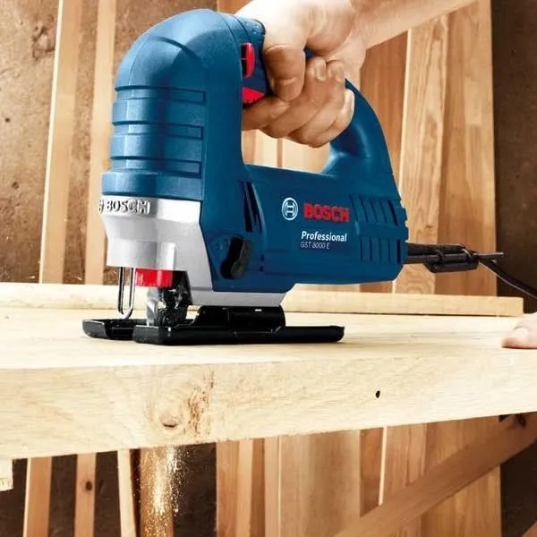 Лобзик Bosch GST 8000 E 710Вт 500-3100об·хв хід 20мм 2.5кг купити в Україні