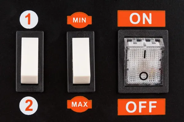 Пуско-зарядний пристрій 12/24 В, 300 А/г Rebiner RCD-350A замовити