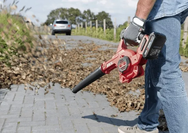 Купити Повітродув акумуляторний SKIL 3161 CB Compact 20В акб 1х2.5А·год 300км/год 3 насадки 1.2кг