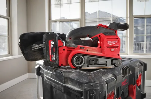 Шліфмашина стрічкова акумуляторна MILWAUKEE, M18 FBTS75-0 заказать