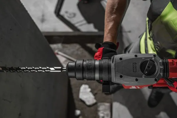 Купити Акумуляторний SDS-Plus перфоратор M18 ONE FHPX-0X FUEL (+ бічна рукоятка, індикатор глибини, мастило, суцільнометалевий патрон F