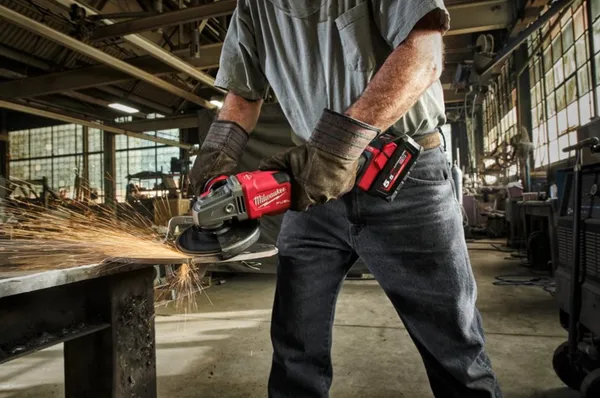 Шліфмашина кутова акумуляторна MILWAUKEE, M18 FHSAG125XB-552X, діаметр 125 мм (+ заряд.пристрій, 2 а купити онлайн