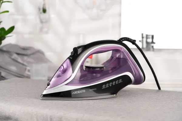 Утюг Ardesto IR-B2234, 2400Вт, 350мл, паровой удар-120гр, керам. подошва, феолетово-чёрный