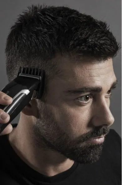 Машинка для стрижки Rowenta Driver, от сети, роторный мотор, насадок-4, титан.напыл., черный купить в Украине