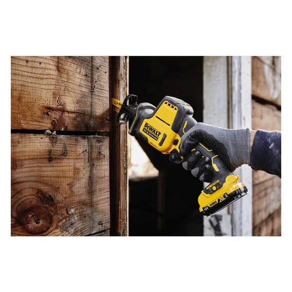 Заказать Пила сабельная аккумуляторная DeWalt 10.8/12В XR Li-lon бесщеточная 0-2800ход/мин 16мм 1.38кг без АКБ и ЗП с доставкой