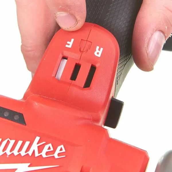 Шлифмашина угловая аккумуляторная Milwaukee M12 FCOT-422X 76мм 12В 1x4А·час 1x2А·час ЗП М12-18С 20000об·мин 1.1кг кейс цена в Украине