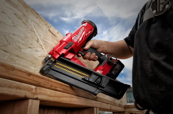 Акумуляторний забивач цвяхів M18 FFN21-0C MILWAUKEE, HD кейс заказать