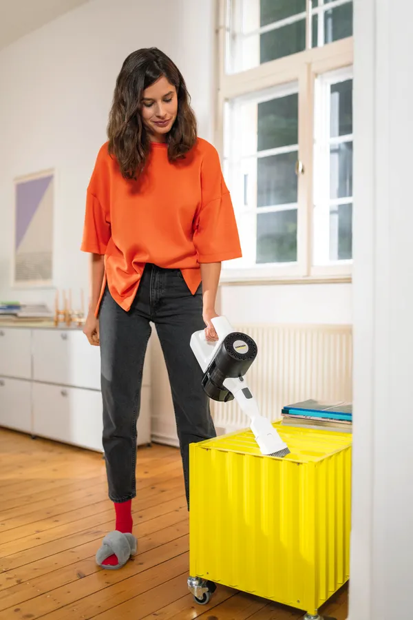 Купить Пылесос Karcher беспроводный KVA 2, конт пыль -0.6л, автон. раб. до 40мин, вес-2.06кг, белый