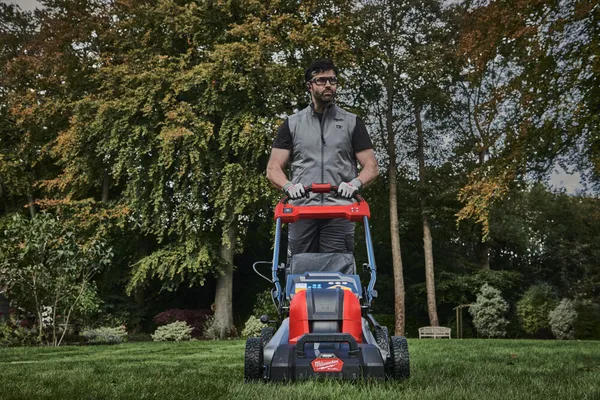 Газонокосарка акумуляторна безщіткова самохідна 46см M18 F2LM46-0 MILWAUKEE цена в Украине