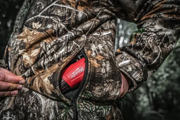 Куртка з підігрівом MILWAUKEE, M12 HJCAMO6-0 (XXXL), камуфляжна (розмір XXXL) с доставкой