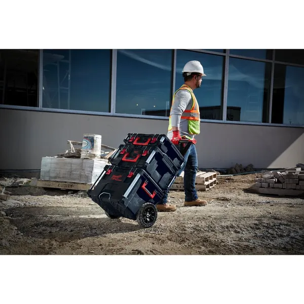 Кейс на колесах PACKOUT MILWAUKEE заказать