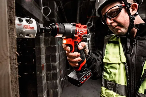 Шуруповерт-дрель аккумуляторная Milwaukee M12 FDD2-0 12В 45Нм 450·1550об·мин 1.1кг без АКБ и ЗП купить в Украине