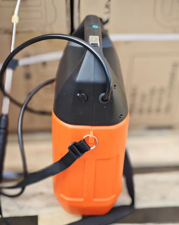 Купить Опрыскиватель аккумуляторный 5 л, Li-Ion аккумулятор Rebiner RAS-5 [гарантия 36 месяцев]