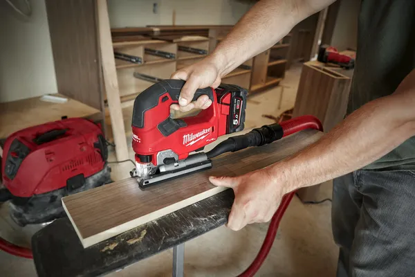 Купить Пила лобзикова акумуляторна безщіткова MILWAUKEE M18 FJS-0X (каркас+HDкейс) + M18 B5 подарунок