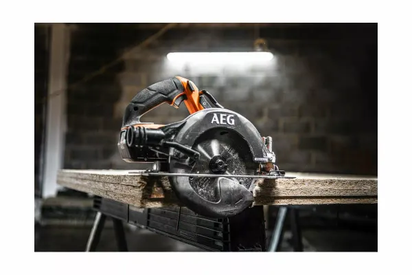 Пила циркулярна безщітк. BKS18BL2-0 AEG, 18В, 5400об/хв, Ø190/30, 47,5мм/45°,68мм/90°,4,4кг купити в Україні