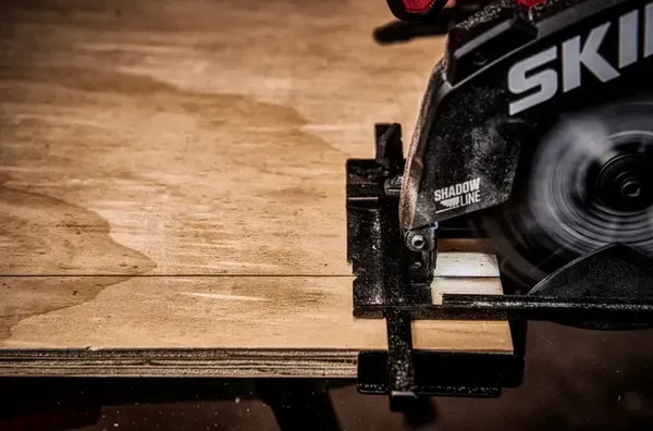 Купить Пила дискова акумуляторна SKIL 3551 CA 20В безщіткова 165х16мм 2.4кг без АКБ та ЗП со скидкой