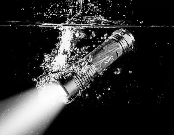 Ліхтар ручний на батарейках Neo Tools, AAAх3, 200лм, 3Вт, алюмінієвий, зум, IPX7 купити в Україні