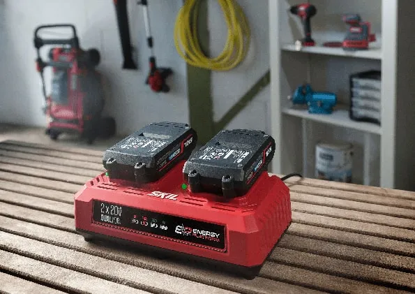 Зарядний пристрій SKIL 3128 AA 20В 2.4А двопортовий 0.9кг ціна в Україні