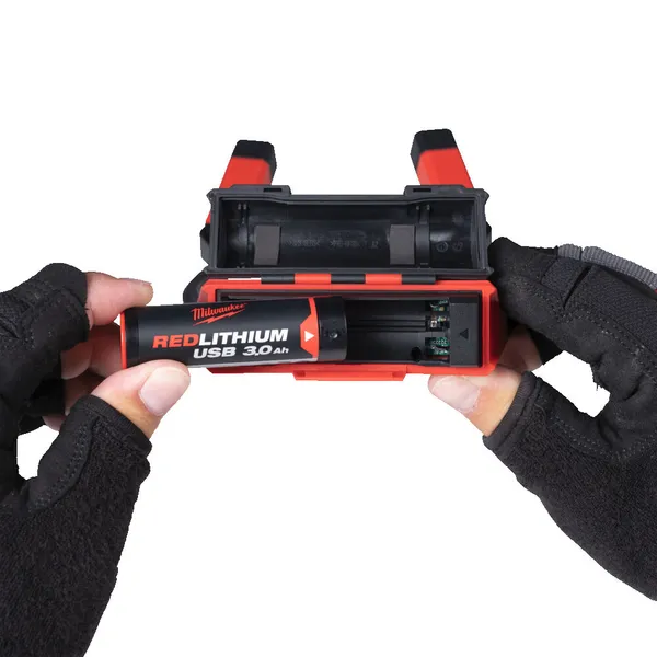 Ліхтар світлодіодний акумуляторний MILWAUKEE, з кріпленням на шию, L4 NL400-301 відгуки