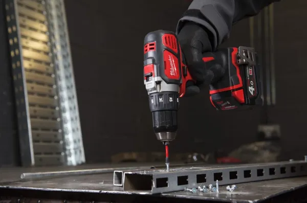 Замовити Дриль-шурупокрут акумуляторний MILWAUKEE, M18 BDD-0 з доставкою