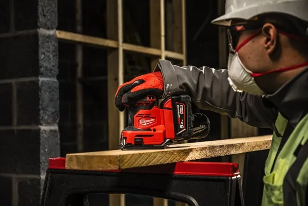 Заказать Машина шліфувальна вібраційна акумуляторна MILWAUKEE, M18 BQSS-0, 113х104мм с доставкой