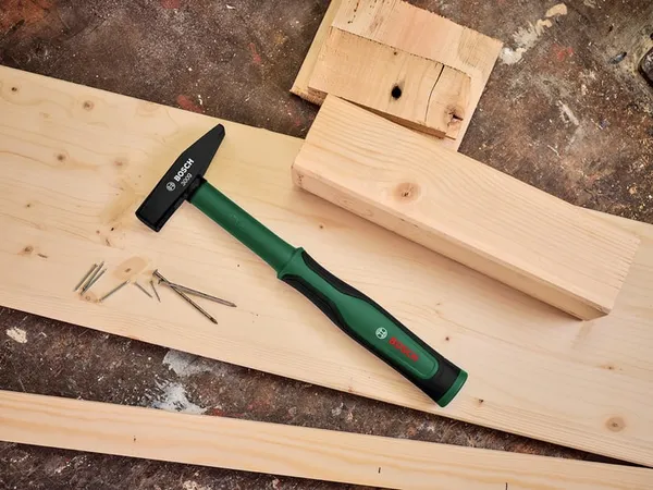 Купити Молоток слюсарний Bosch 600г руків'я резина