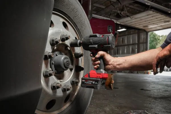 Гайковерт ударний акумуляторний Milwaukee M18 FHIWF2F12MC-502X 18В АКБ 2х5А·год 0-2000об·хв 2034Нм 1/2" ЗП M12-18FC TURBO прожектор M18 ALIS-0 жилет кейс 3.4кг відгуки