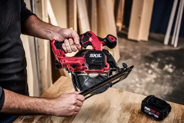 Пила дискова акумуляторна SKIL 3551 CA 20В безщіткова 165х16мм 2.4кг без АКБ та ЗП купить онлайн