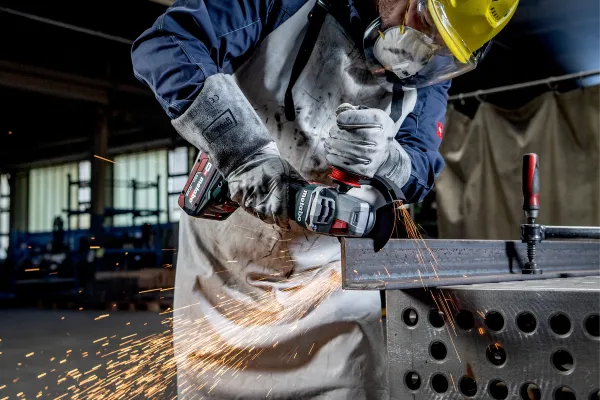 Шлифмашина угловая аккумуляторная Metabo WVB 18 LTX BL 15-125 QUICK, 125мм, 18В, 2500-10000об/мин, М14, 2кг, без АКБ и ЗУ отзывы