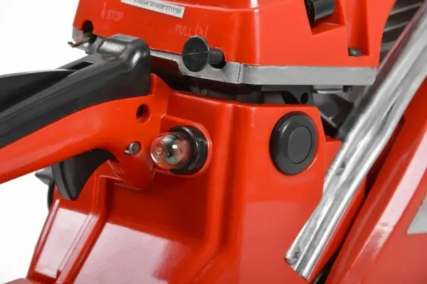 Пилка бензиновая HECHT 950 в наличии