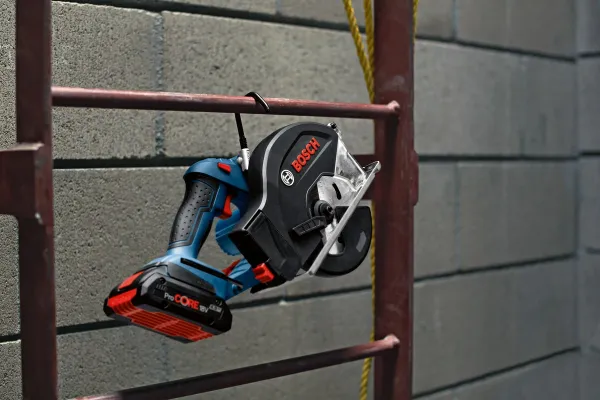 Купить Пиа дисковая Bosch GKM 18V-50 аккумуляторная, 18 В, 136 мм, 4250 об/мин, 2.2 кг, без (АКБ и ЗУ) со скидкой