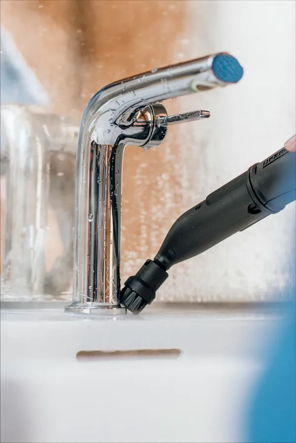 Пароочисник Karcher SC 4 EasyFix Iron, 2000Вт, 800мл, 3.5Бар, праска в компл, біло-чорний купити онлайн