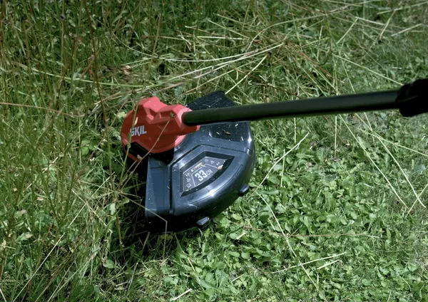 Тример садовий акумуляторний SKIL 0250 CA безщітковий 20В ліска 33см 1х4А·год цена в Украине