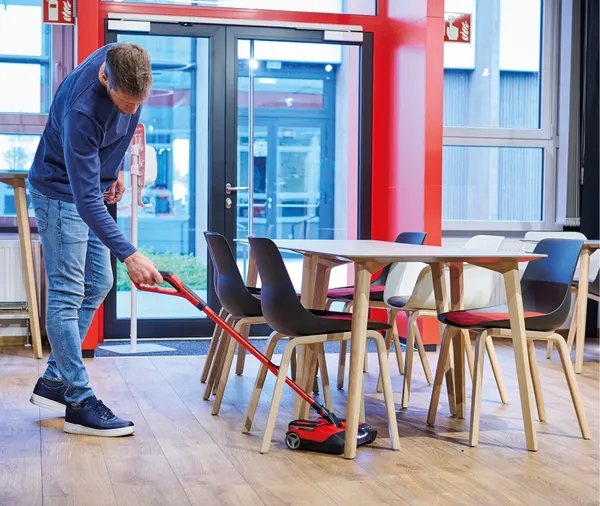 Підмітальний пристрій акумуляторний Einhell TE-FS 18 Li - Solo PXC 18В ширина 250мм бак 0.4л 2кг без АКБ та ЗП в наявності