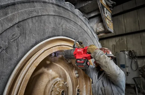 Гайкокрут акумуляторний 1 дюйма MILWAUKEE, M18 ONEFHIWF1D-0C, 2711Нм (HD кейс) купити в Україні