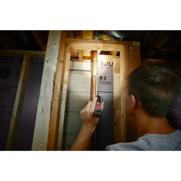 Купити Ліхтар світлодіодний акумуляторний компактний MILWAUKEE, L4 FMLED-301