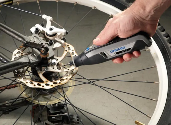 Купити Шліфмашина шліфувально-гравірувальна акумуляторна Dremel 7760-15 3.6В 1х2А·год 8000-25000об·хв 15 насадок 195см ЗП USB 0.27кг