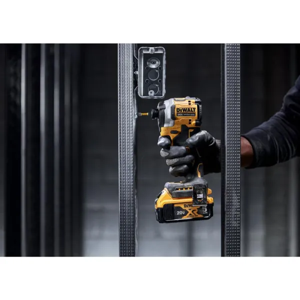 Акумуляторний гвинтокрут DeWALT DCF850B, 20V MAX (без АКБ і ЗП) фото №4