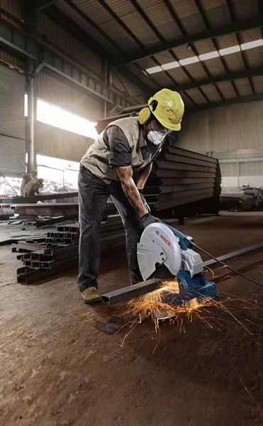 Замовити Пила монтажна Bosch GCO 14-24J 2400Вт диск 355мм 3800об·хв 18.1кг з доставкою