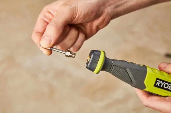 Замовити Паяльник акумуляторний Ryobi USB Lithium RSI4-120G 4В 2А·год 460°С світлодіодне підсвічування 0.1кг з доставкою