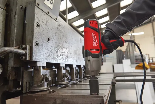 Заказать Гайкокрут MILWAUKEE, 1/2" IPWE 400 R, 725Вт, 400Нм с доставкой