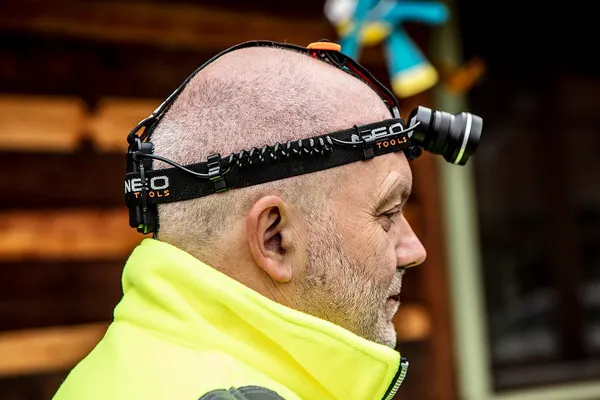 Фонарь налобный на батарейках Neo Tools, AAAх3, 400лм, 5Вт, 3 функции освещения, зум купить онлайн