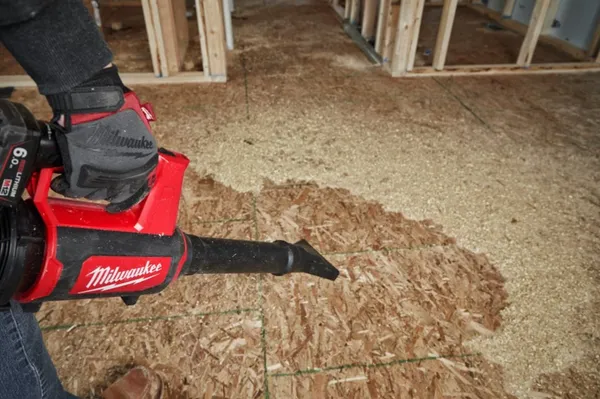 Повітродувка акумуляторна M12BBL-0  MILWAUKEE в наличии