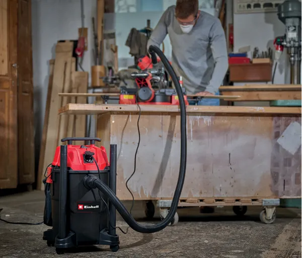 Пилосос професійний Einhell TC-VC 1825 А, 1250 Вт, пластик 25 л, 180 мбар, шланг 2.5 м, кабель 3 м, розетка 2.2 кВт, 4.2 кг купити в Україні